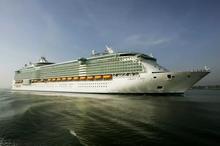 cruise-ship